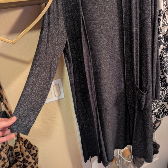 Soft Charcoal Open-Front Cardigan w/ Pockets – Cozy Layering Staple - Picture 3 of 7